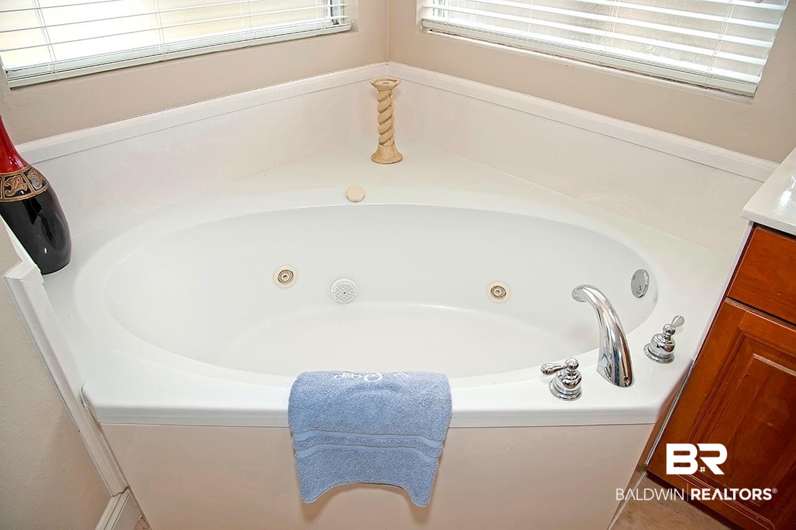 6580 Spaniel Drive Daphne, AL 36527 - Photo 15 of 34 Primary Bathtub