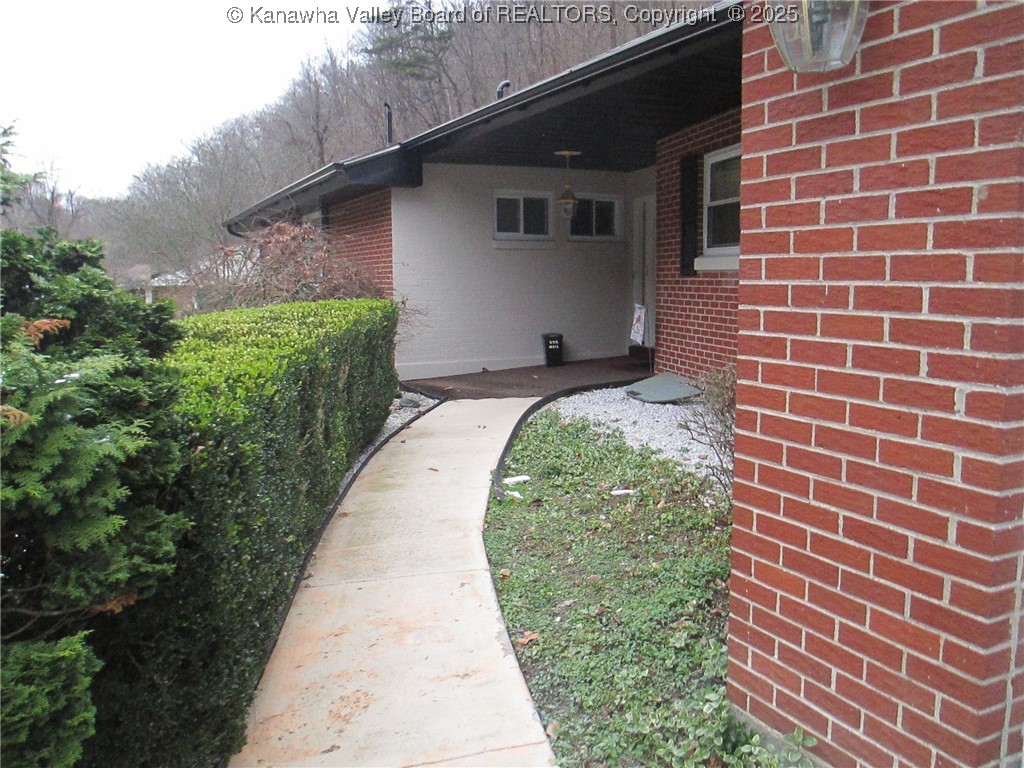 822 Chappell Road Charleston, WV 25304 - Photo 3 of 26 Gallery Image 3