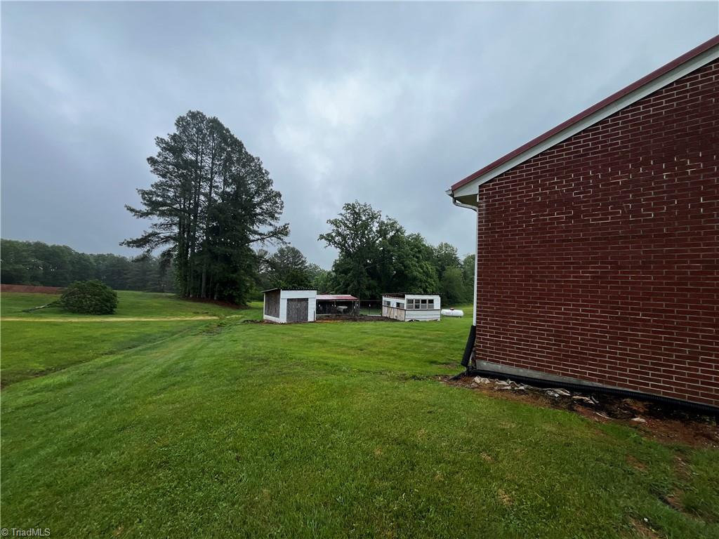 2463 Mountain View Loop Stuart, VA 24171 - Photo 4 of 30