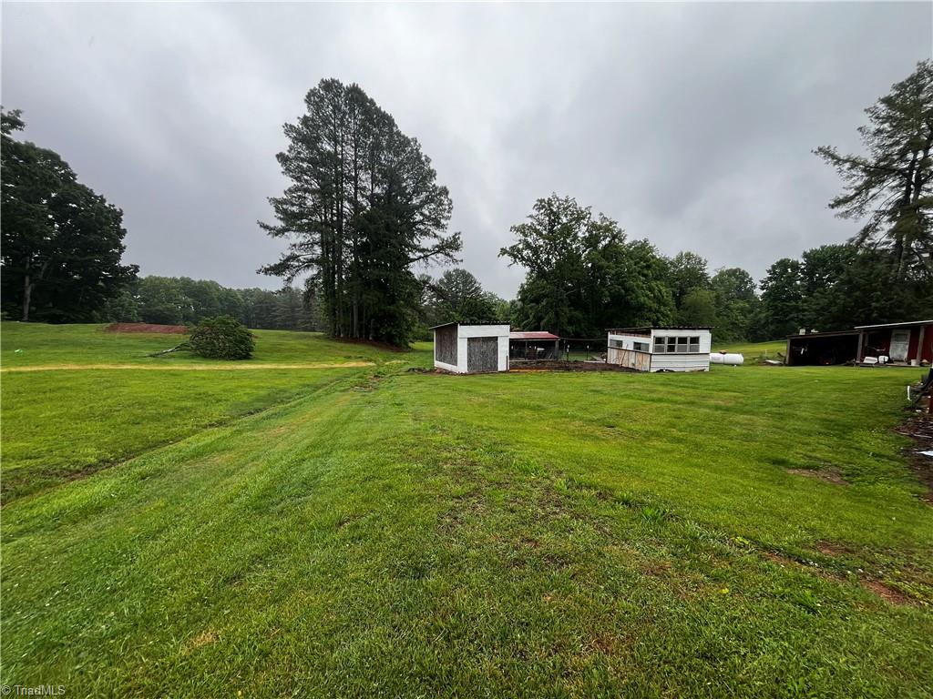 2463 Mountain View Loop Stuart, VA 24171 - Photo 5 of 30