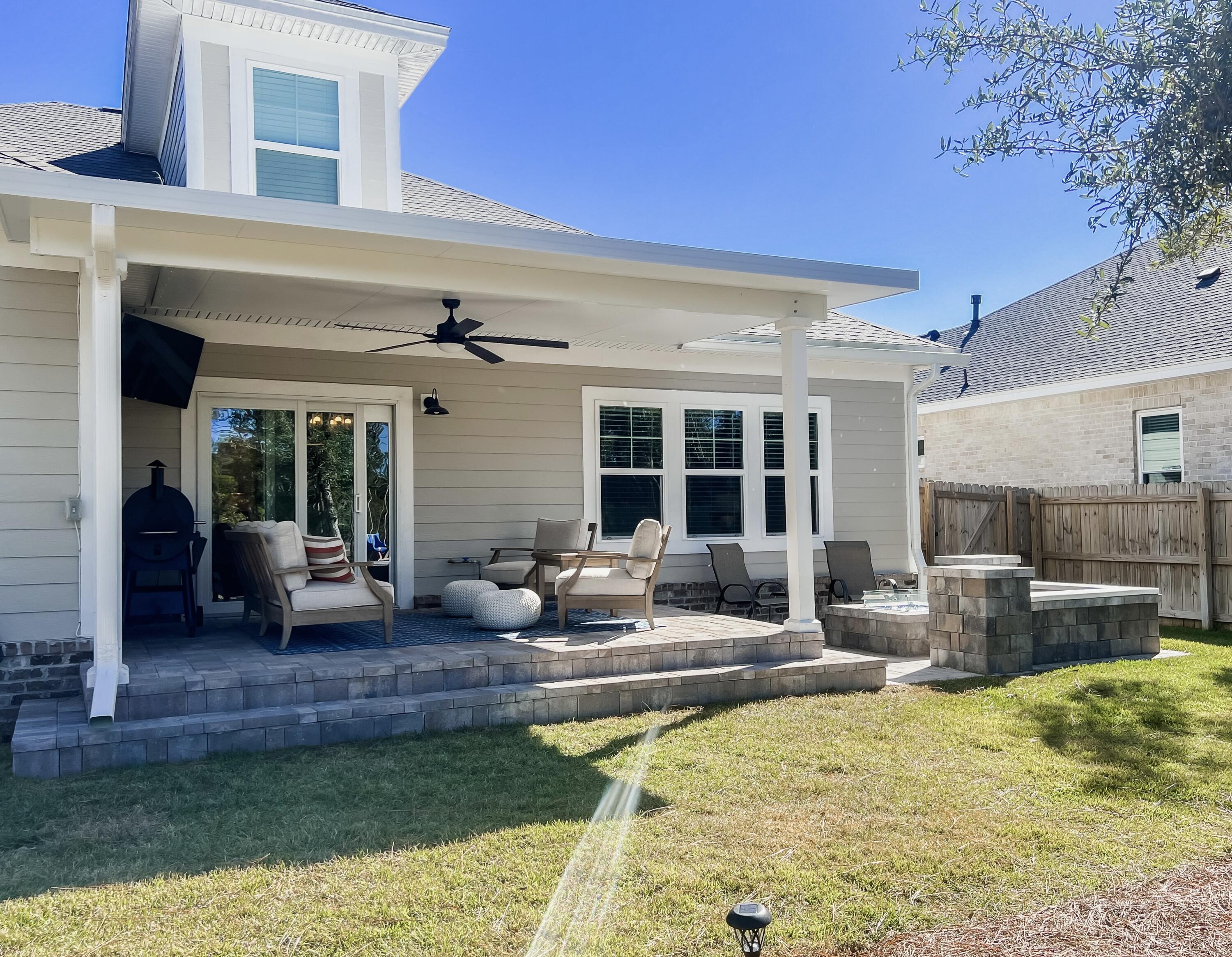 1159 Deer Moss Loop Niceville, FL 32578 - Photo 23 of 24 a living room with furniture