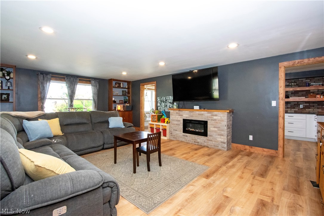 394 Abbeyfeale Road Mansfield, OH 44907 - Photo 2 of 40