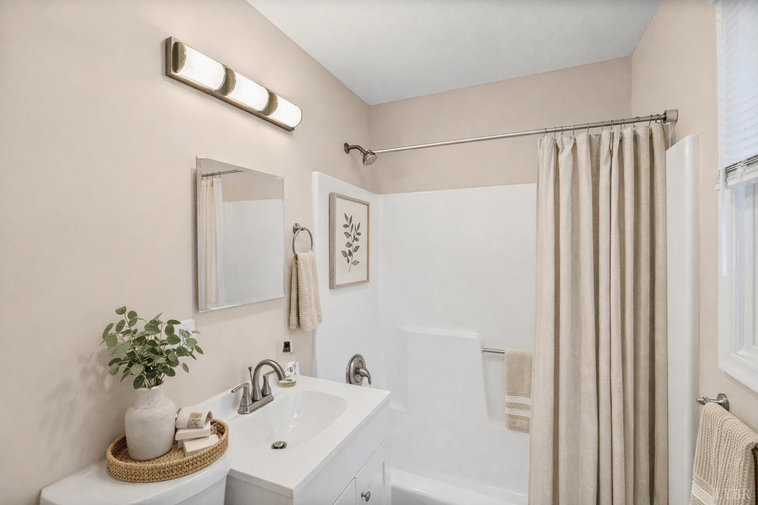 128 Walnut Street Amherst, VA 24521 - Photo 20 of 35 virtually staged