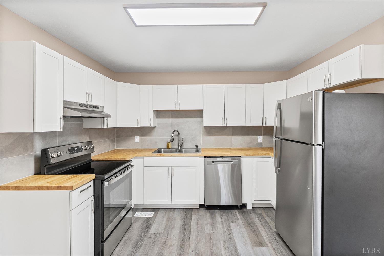 128 Walnut Street Amherst, VA 24521 - Photo 2 of 33