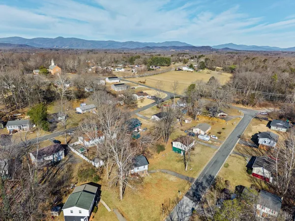 $239,900 | 128 Walnut Street, Amherst, VA 24521