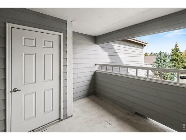 a view of entryway
