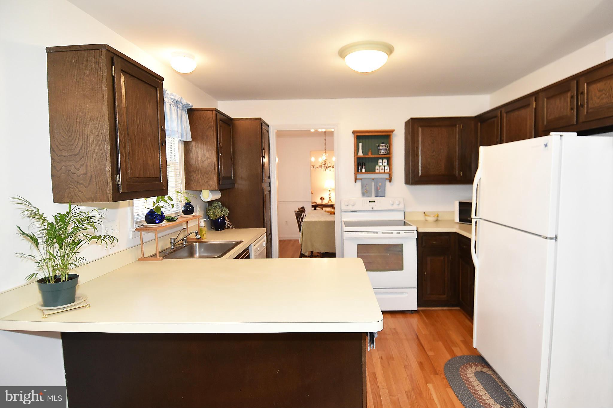6814 Field Master Drive Springfield, VA 22153 - Photo 2 of 29 Kitchen