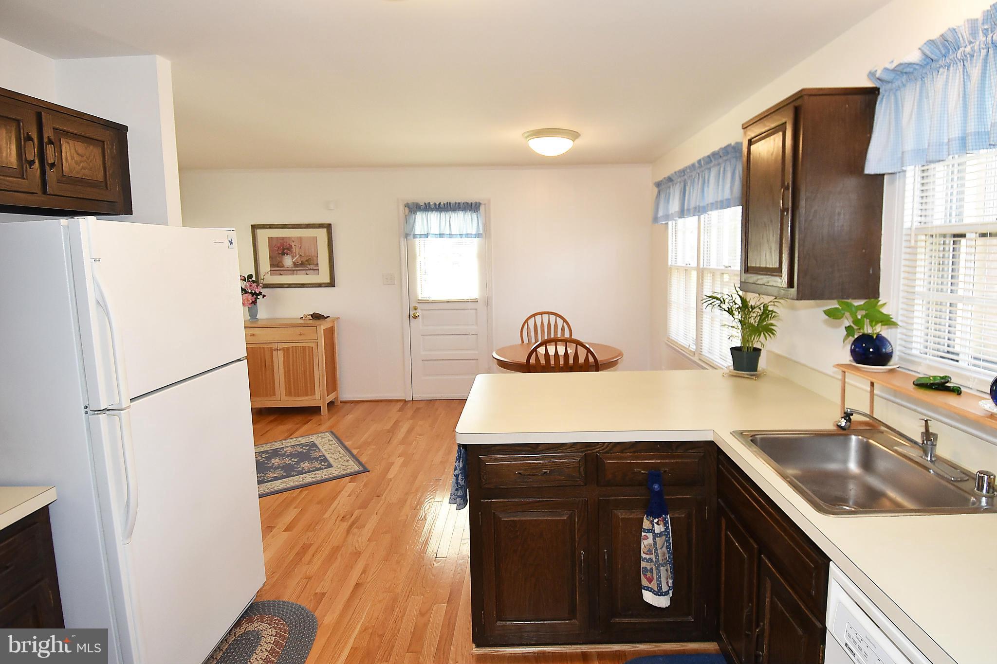 6814 Field Master Drive Springfield, VA 22153 - Photo 3 of 29 Kitchen