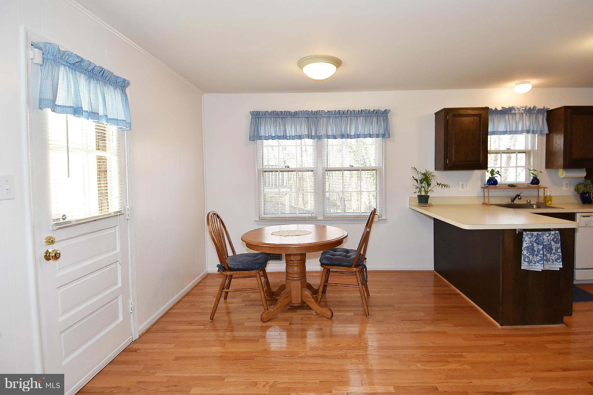 6814 Field Master Drive Springfield, VA 22153 - Photo 5 of 29 Kitchen