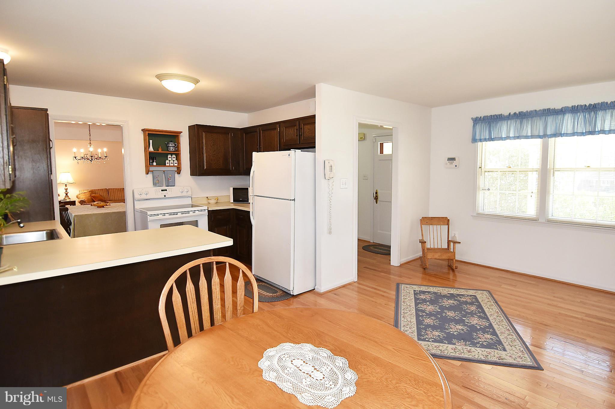 6814 Field Master Drive Springfield, VA 22153 - Photo 6 of 29 Kitchen
