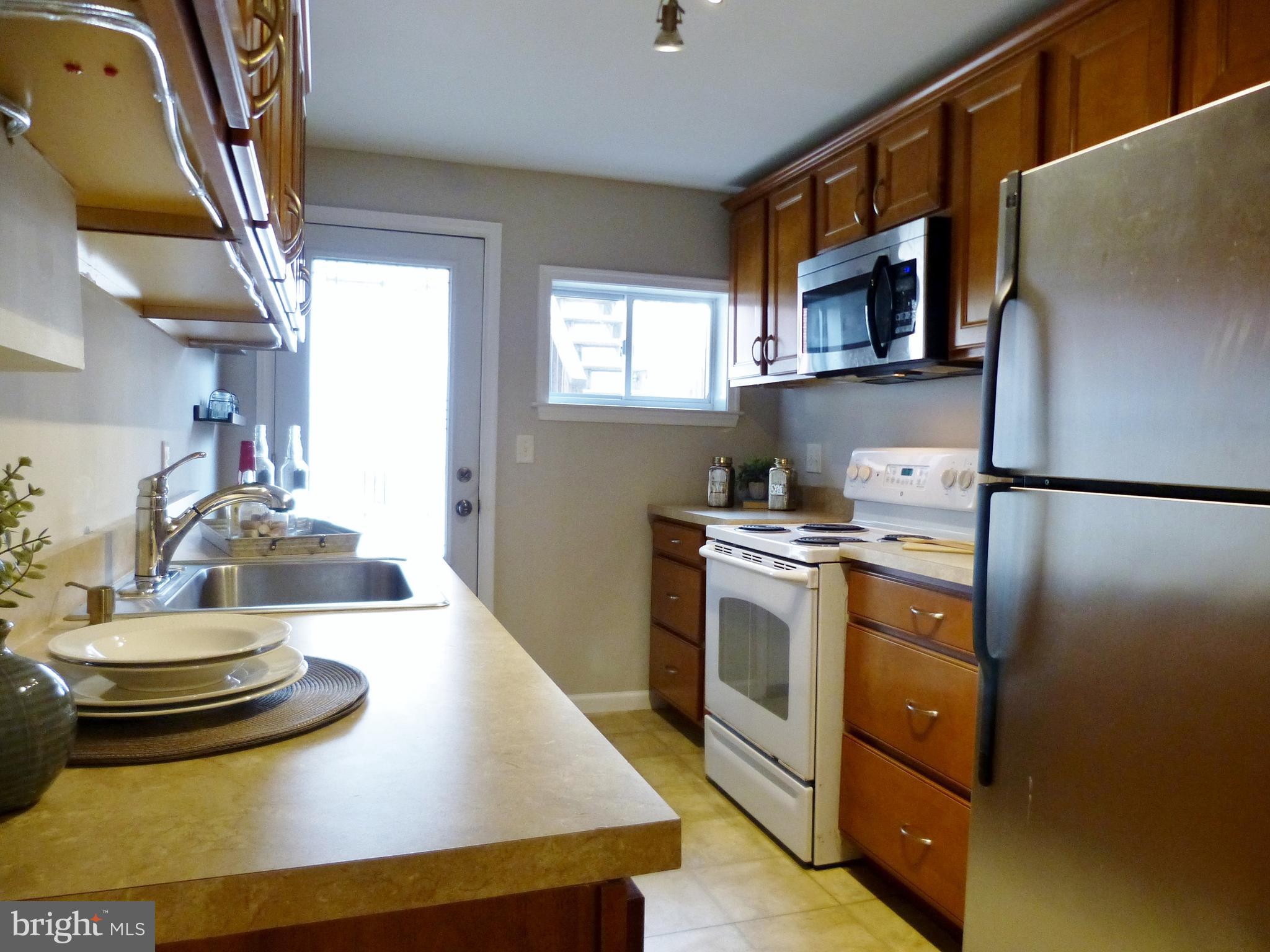 1282 Riverside Avenue Baltimore, MD 21230 - Photo 10 of 38