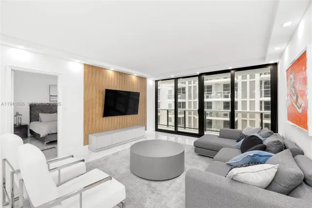 $1,450,000 | 9455 Collins Avenue, Unit 806, Surfside, FL 33154