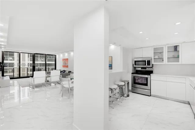 $1,450,000 | 9455 Collins Avenue, Unit 806, Surfside, FL 33154