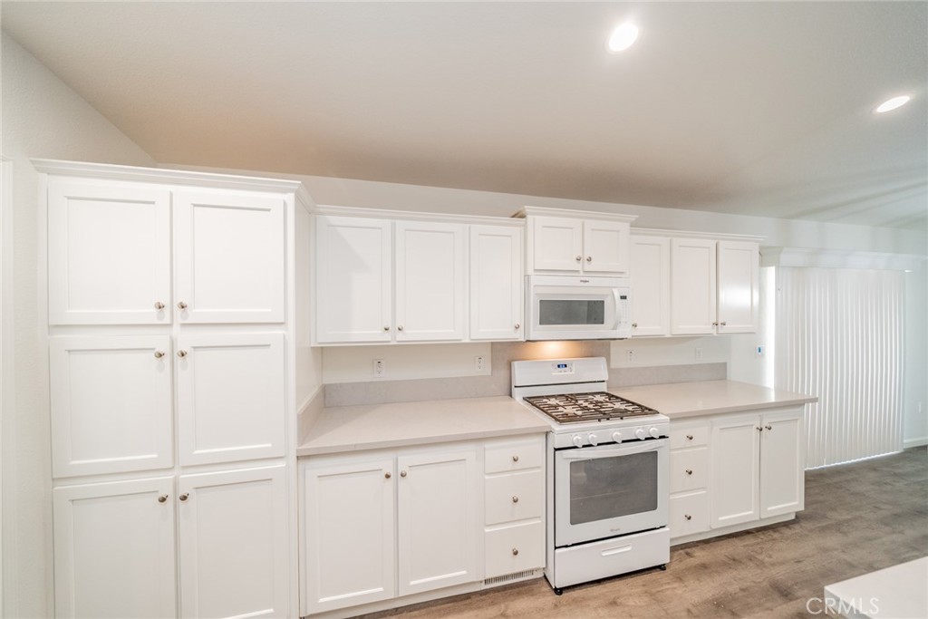 1573 Smoke Tree Road Pinon Hills, CA 92372 - Photo 14 of 39