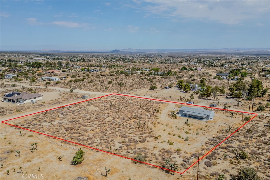 1573 Smoke Tree Road Pinon Hills, CA 92372 - Photo 36 of 39