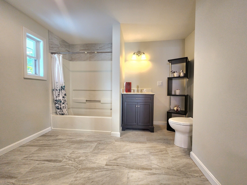 52 Harrison Street Worcester, MA 01604 - Photo 26 of 32