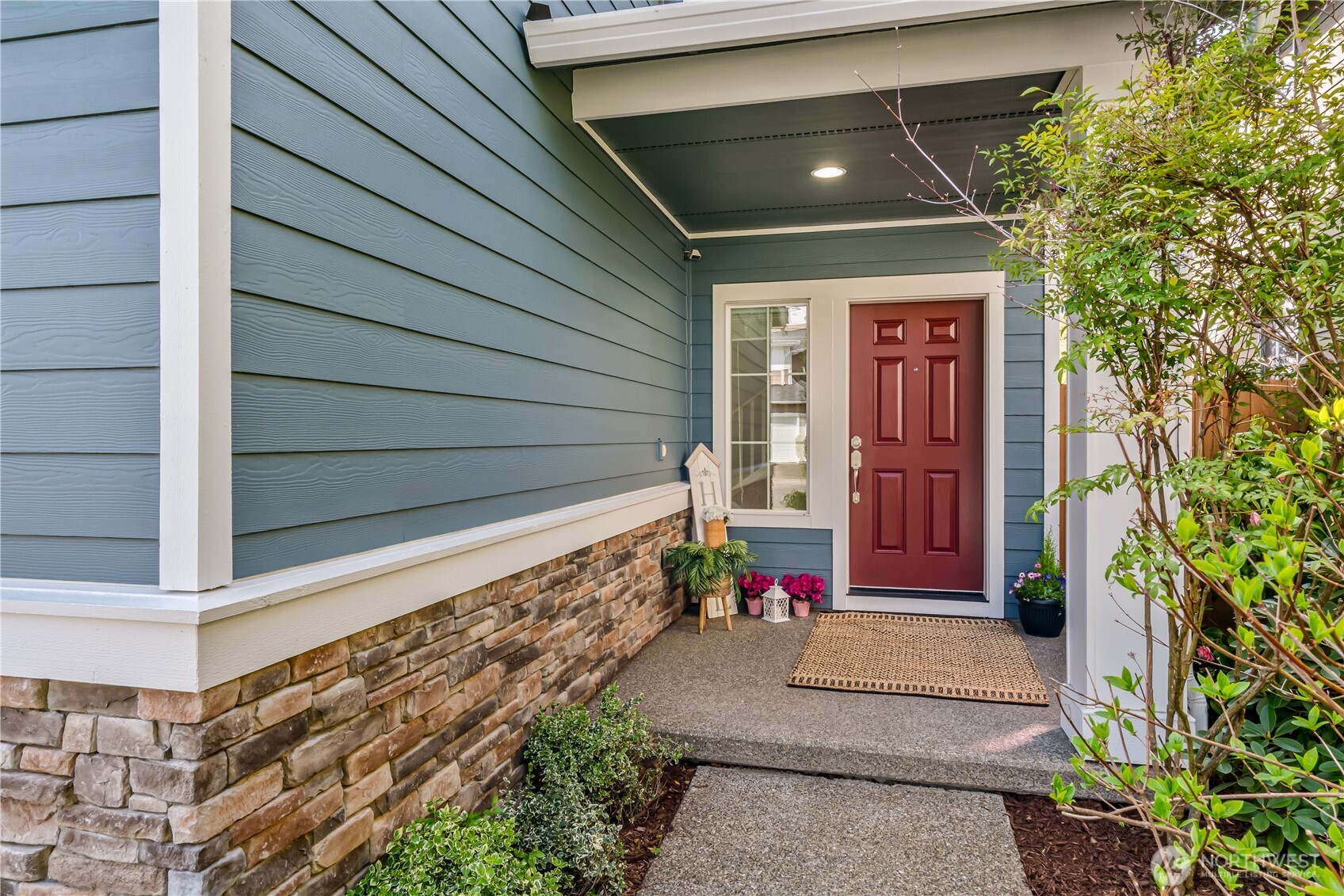 17712 39th Drive Southeast Bothell, WA 98012 - Photo 2 of 40 a front view of a house with a yard