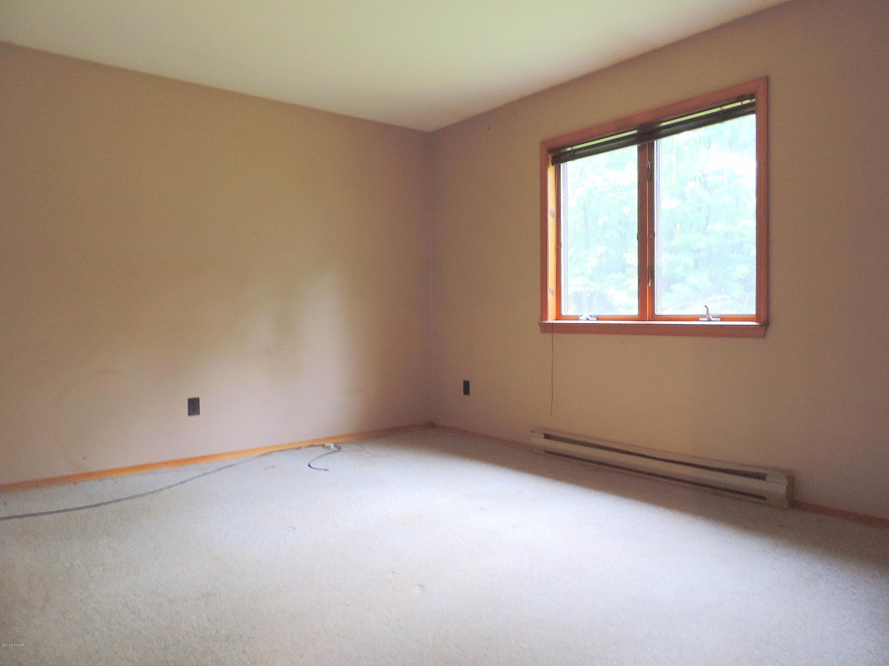 124 Kleinhans Road Hawley, PA 18428 - Photo 9 of 40