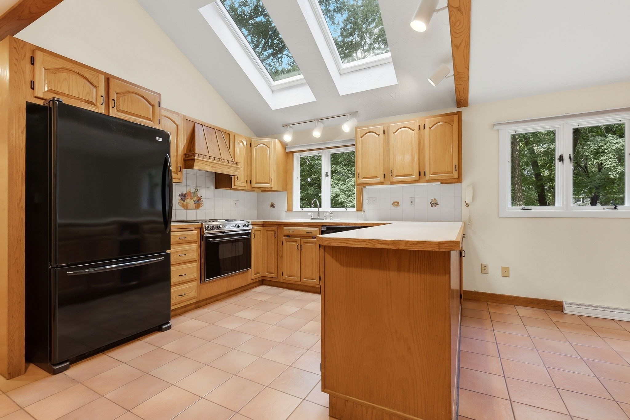 6 Bruce Road Danvers, MA 01923 - Photo 11 of 41 Gallery Image 11
