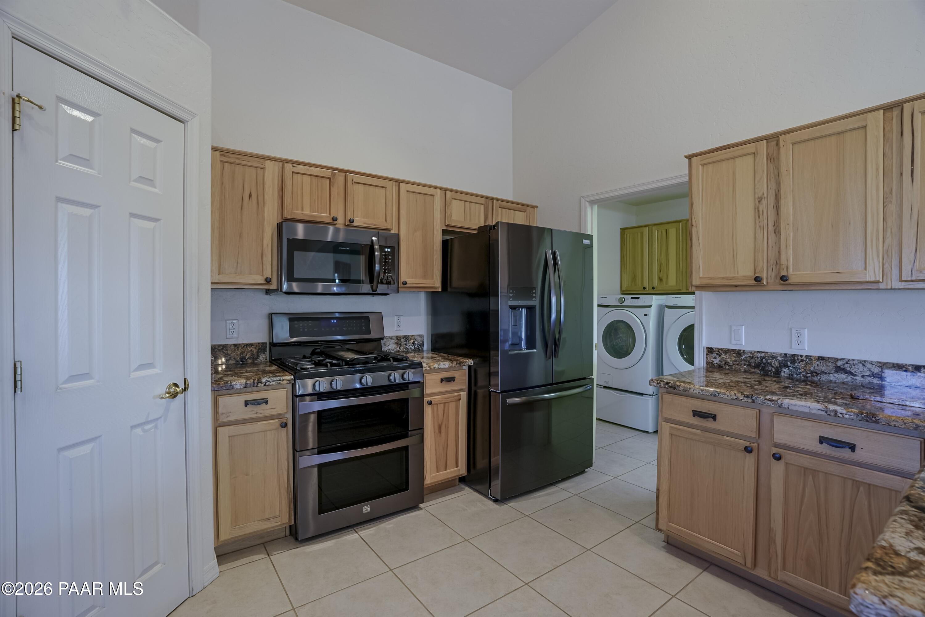 831 Peppermint Way Prescott, AZ 86305 - Photo 4 of 41 Kitchen