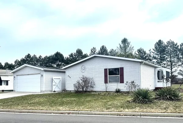 $114,900 | 229 Cadgewith East, Lansing, MI 48906