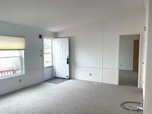 $110,900 | 229 Cadgewith East, Lansing, MI 48906