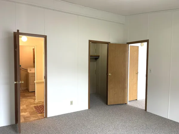 $110,900 | 229 Cadgewith East, Lansing, MI 48906
