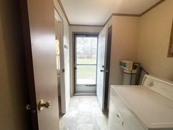 $110,900 | 229 Cadgewith East, Lansing, MI 48906