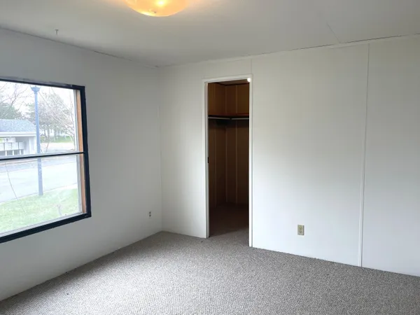 $110,900 | 229 Cadgewith East, Lansing, MI 48906