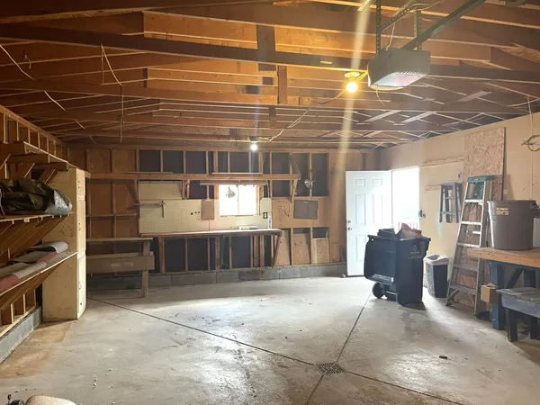 $110,900 | 229 Cadgewith East, Lansing, MI 48906