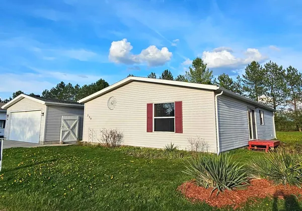 $110,900 | 229 Cadgewith East, Lansing, MI 48906