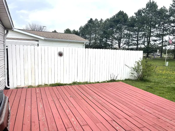 $110,900 | 229 Cadgewith East, Lansing, MI 48906