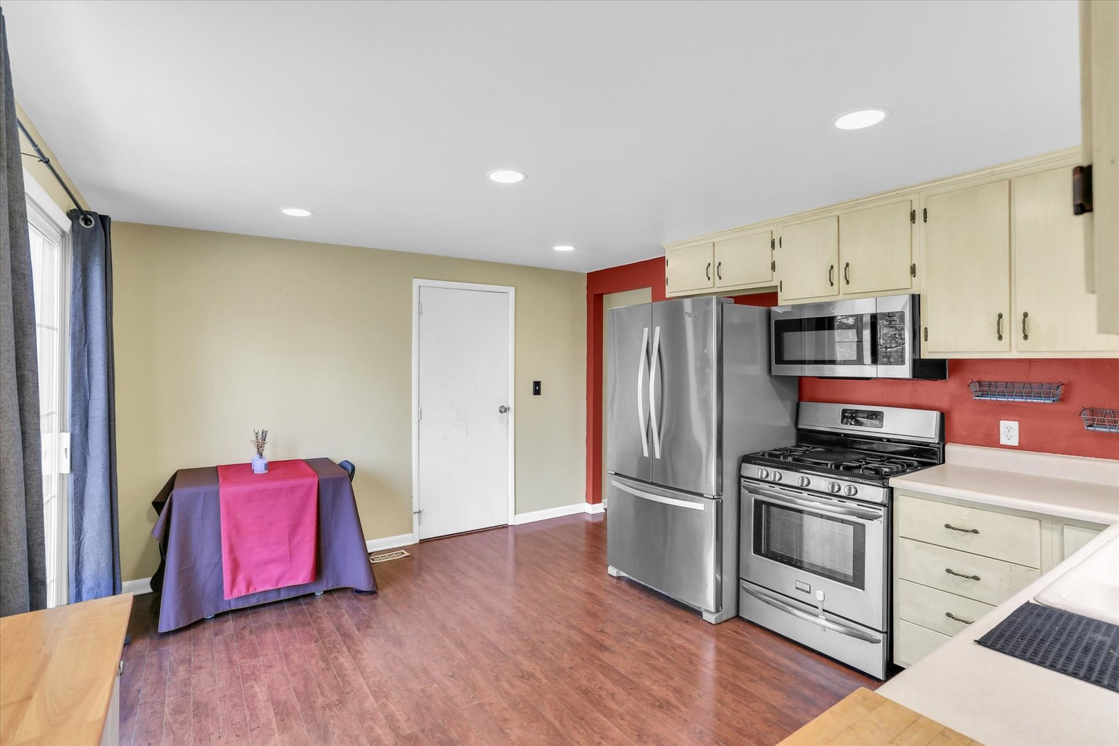 1510 Rutledge Drive Urbana, IL 61802 - Photo 10 of 27 Gallery Image 10