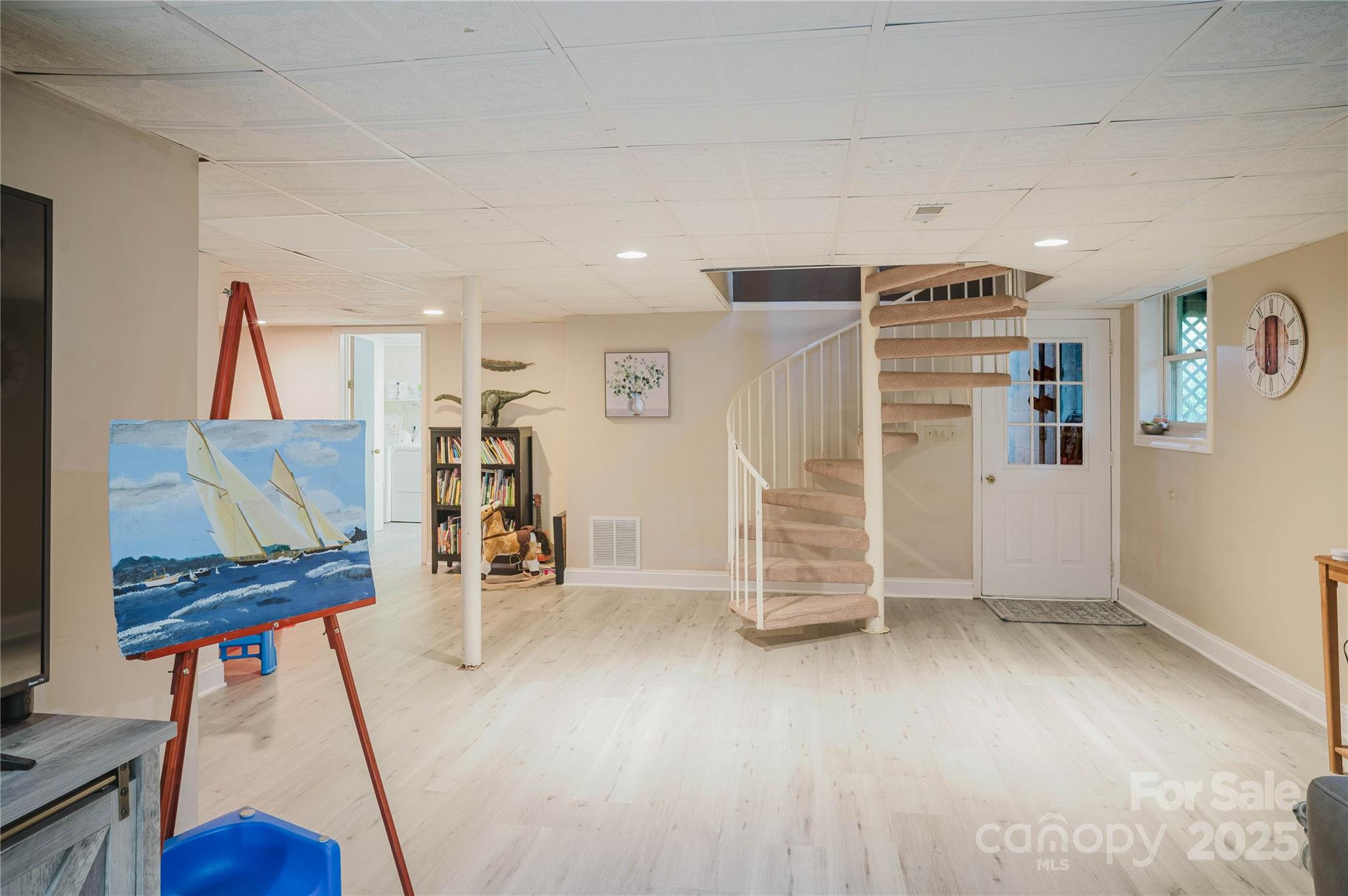 20 Ridgeway Drive Flat Rock, NC 28731 - Photo 37 of 47 a view of empty room with wooden floor and furniture