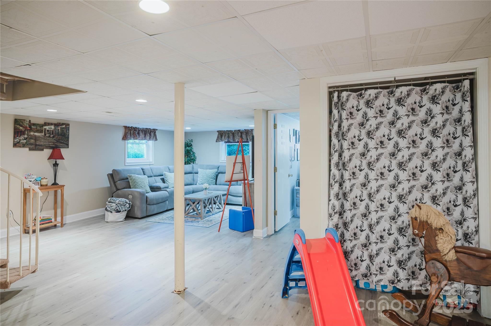 20 Ridgeway Drive Flat Rock, NC 28731 - Photo 43 of 47 a living room with furniture and a couch