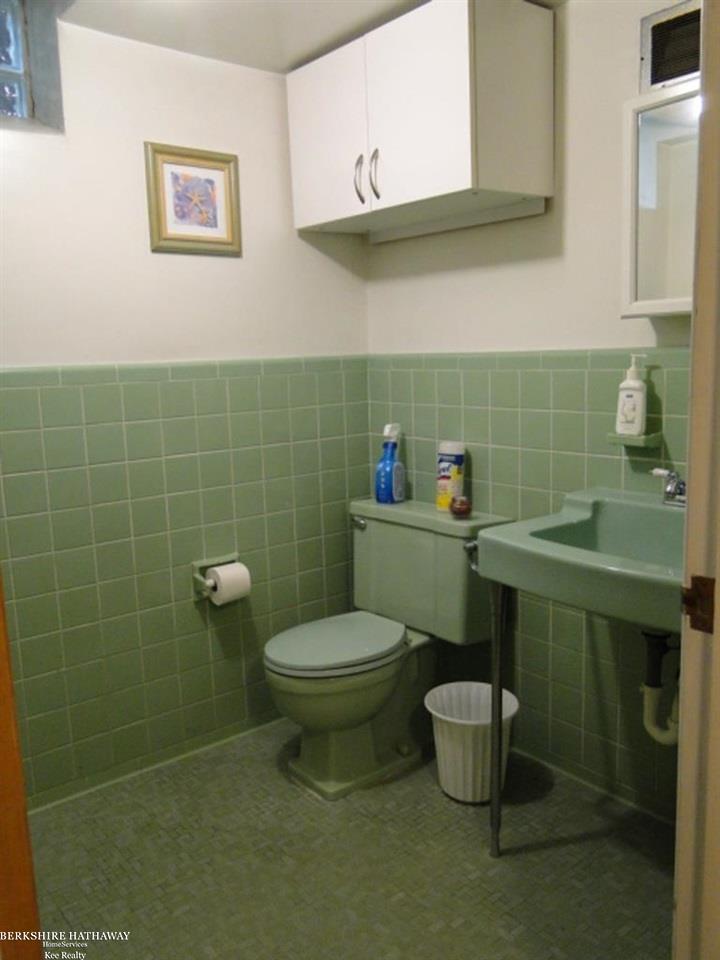 23820 Roxana Avenue Eastpointe, MI 48021 - Photo 37 of 40 Full bath basement
