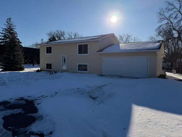 $260,000 | 802 9th Avenue Southwest, Forest Lake, MN 55025