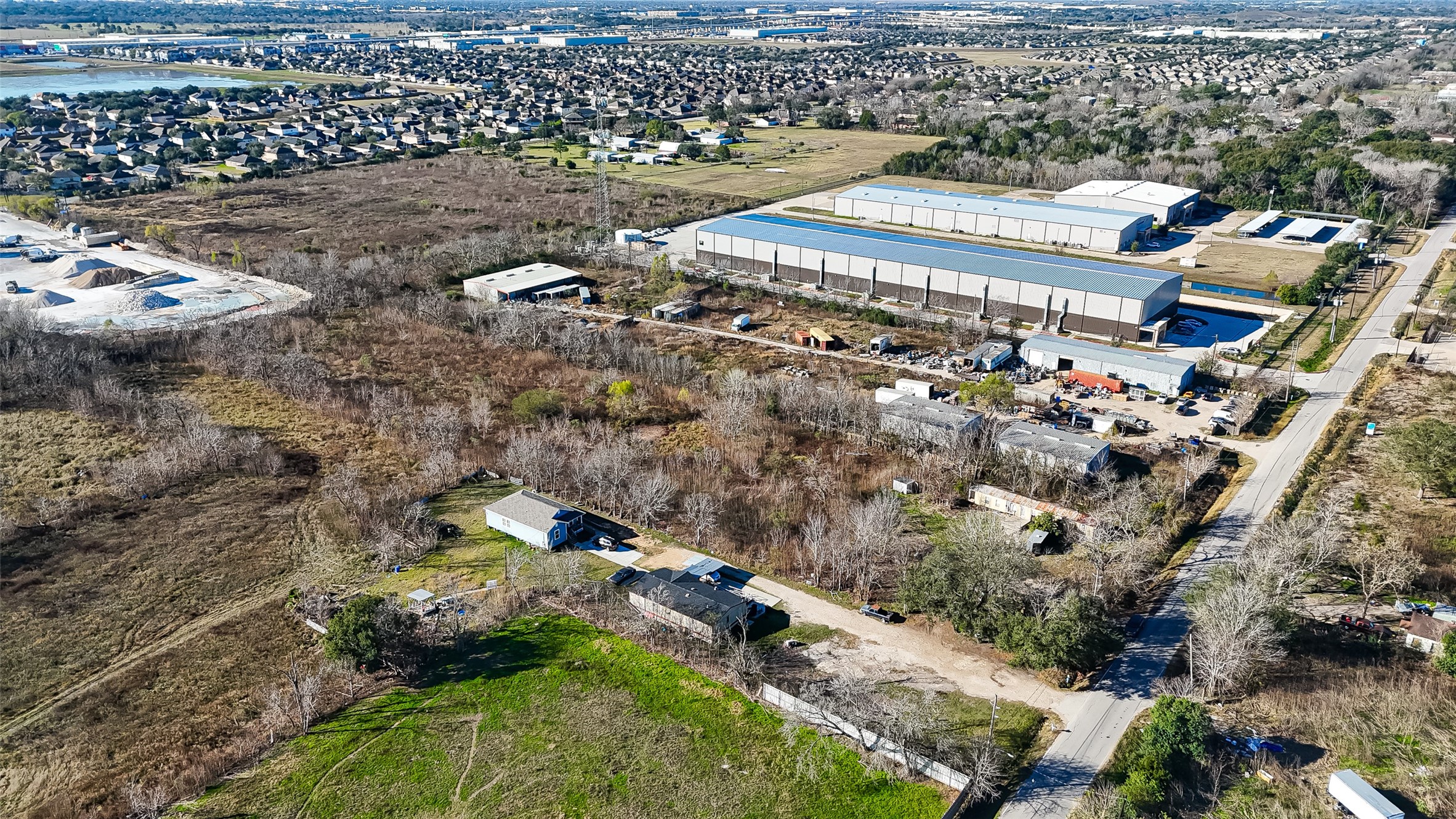 3934 Fuqua Street Houston, TX 77047 - Photo 14 of 43 a view of a city & building