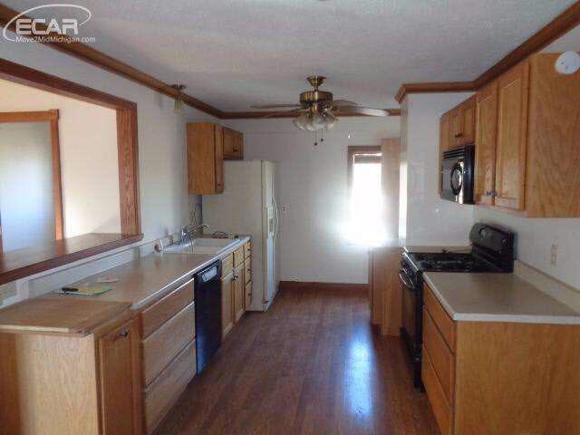 8191 Arbela Road Millington, MI 48746 - Photo 3 of 13 20877469-2.JPG