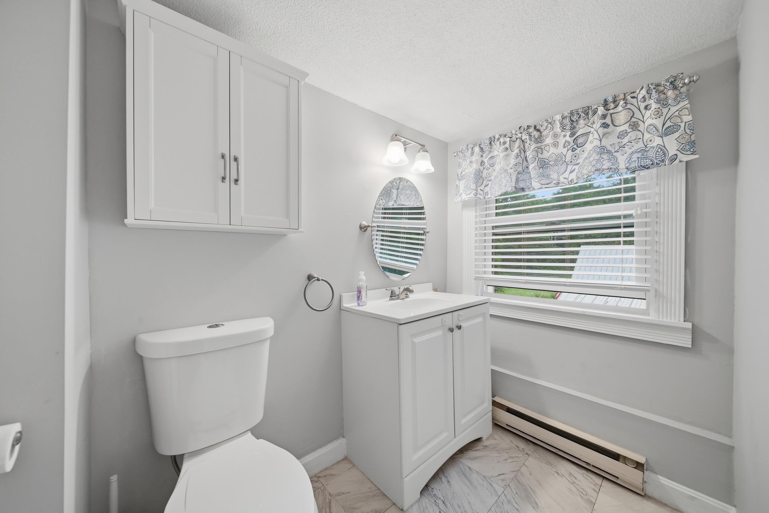 288 Island Pond Road Derry, NH 03038 - Photo 29 of 46
