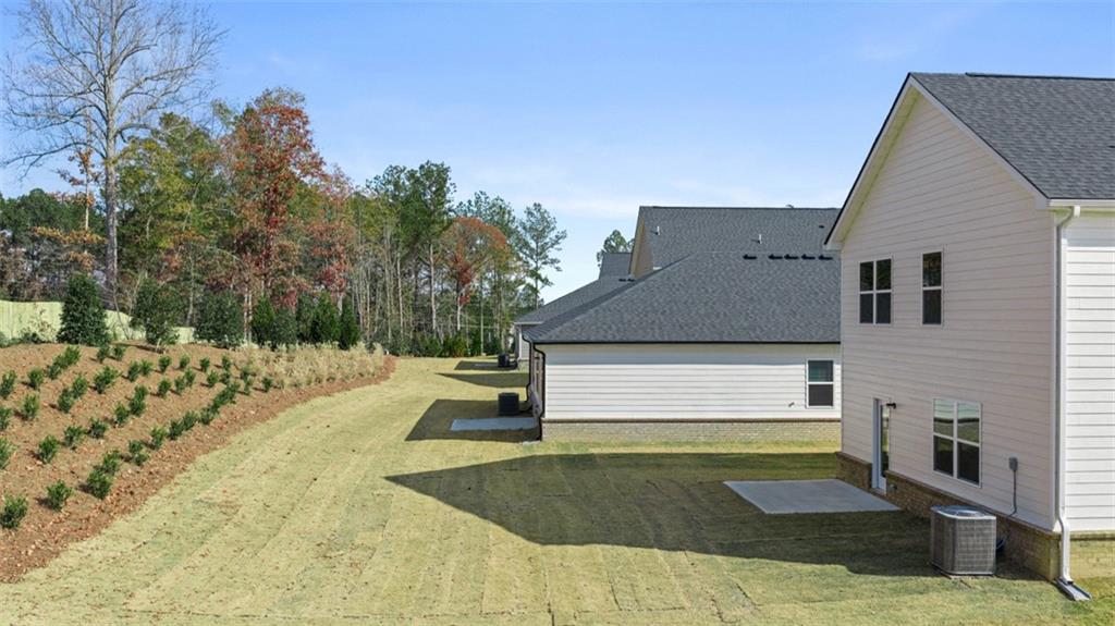 124 Holland Cove Winder, GA 30680 - Photo 2 of 39