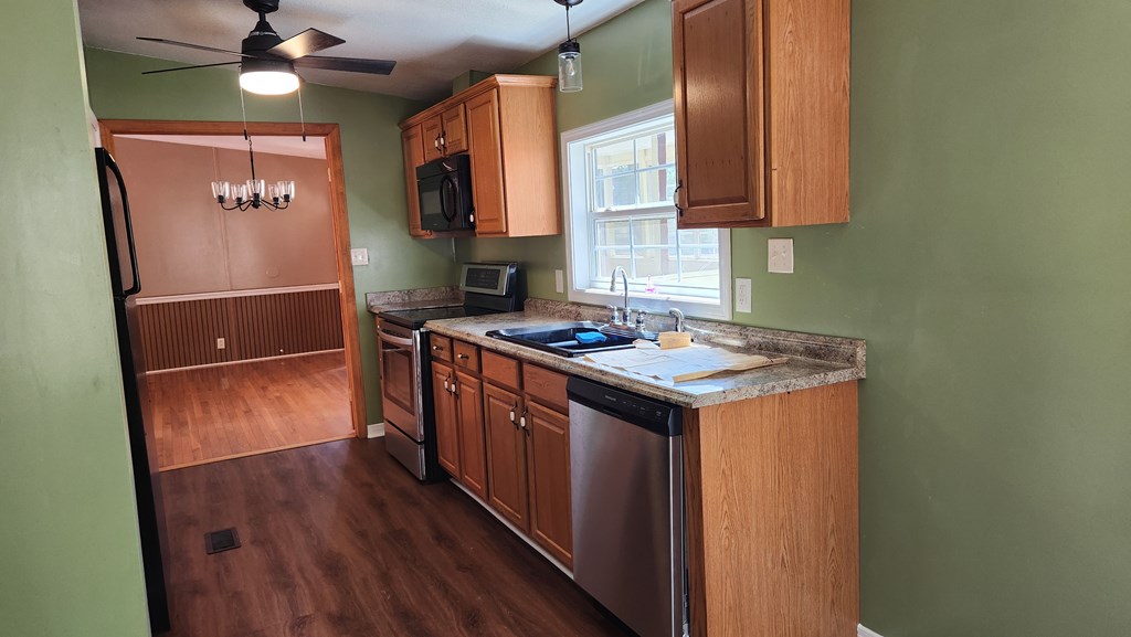 349 Kirby Lane Murphy, NC 28906 - Photo 8 of 56