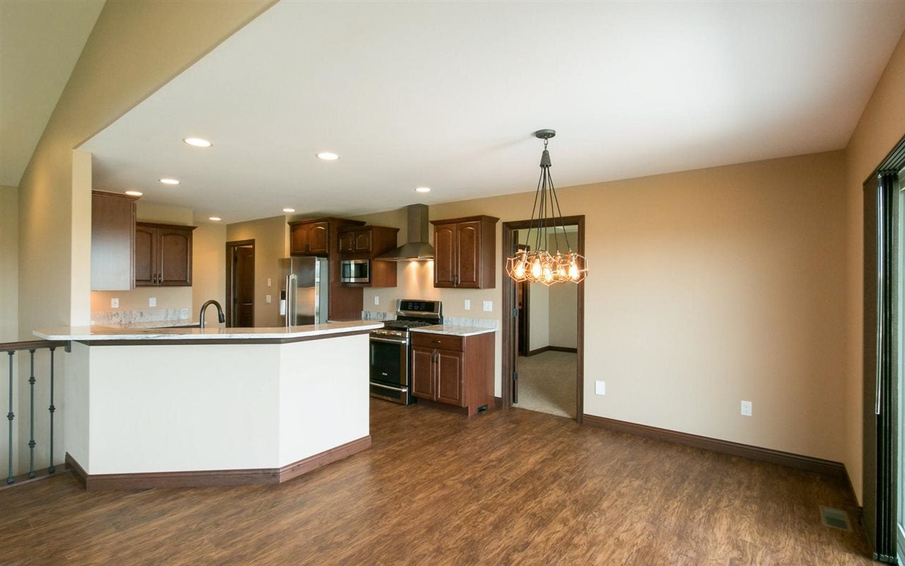 1102 Wood Lily Road Solon, IA 52333 - Photo 5 of 25 Gallery Image 5