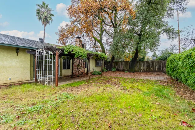 $290,000 | 1988 Shasta Pines Way, Redding, CA 96002