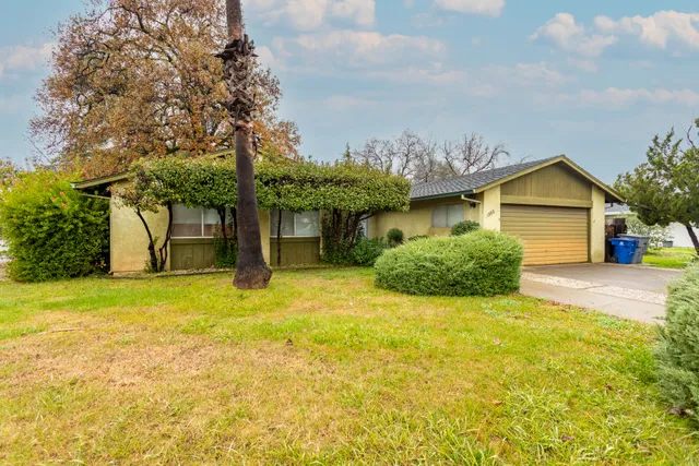 $290,000 | 1988 Shasta Pines Way, Redding, CA 96002