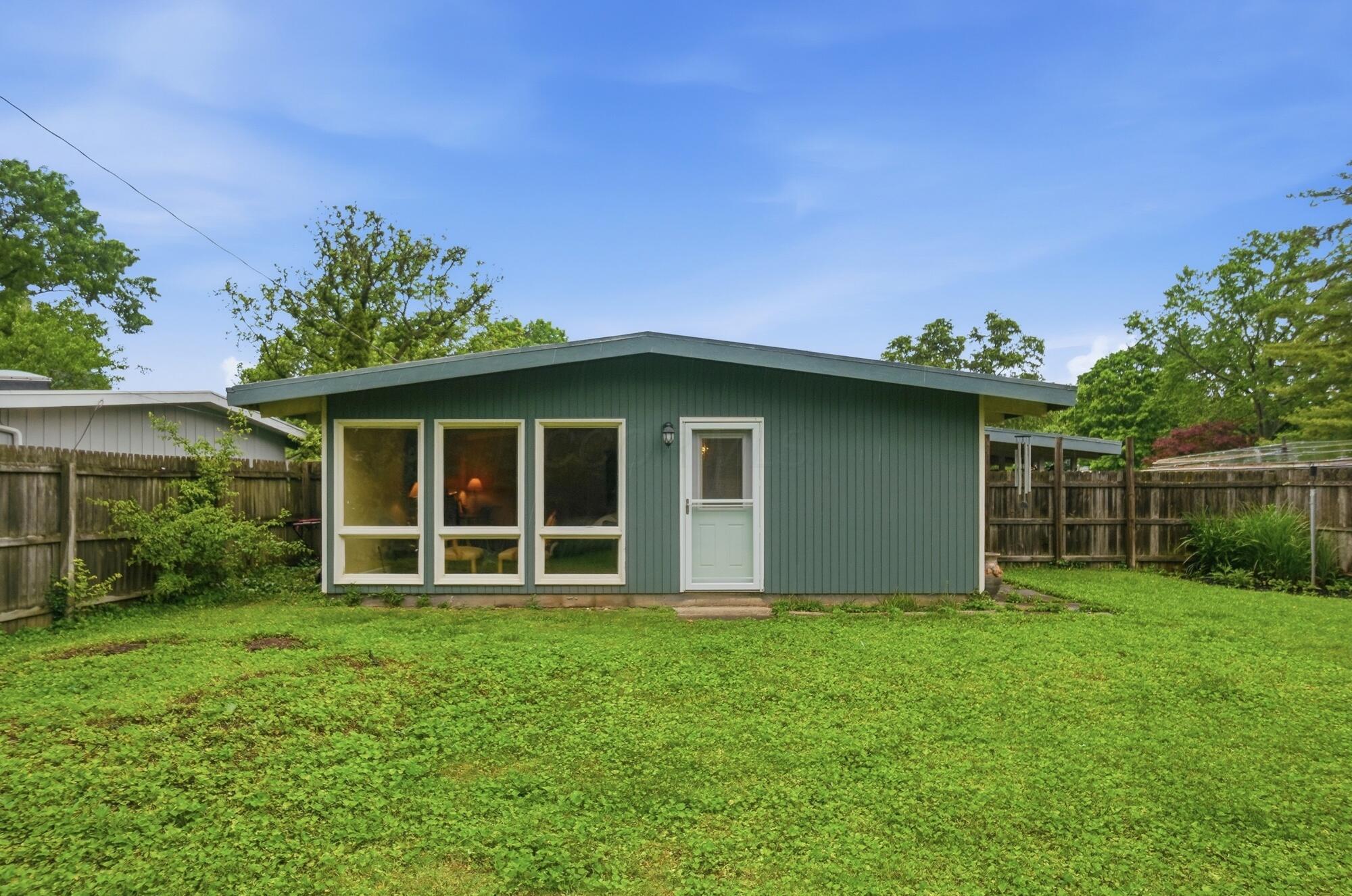 2451 Edgevale Road Columbus, OH 43221 - Photo 46 of 46 234