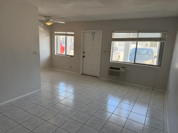 $1,550 | 1812 East Oakland Park Boulevard, Unit 33, Oakland Park, FL 33306