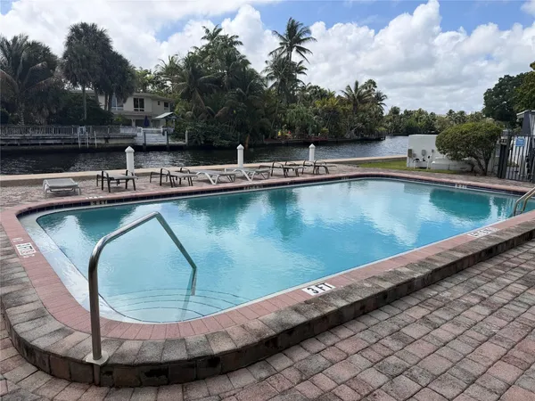 $1,550 | 1812 East Oakland Park Boulevard, Unit 33, Oakland Park, FL 33306