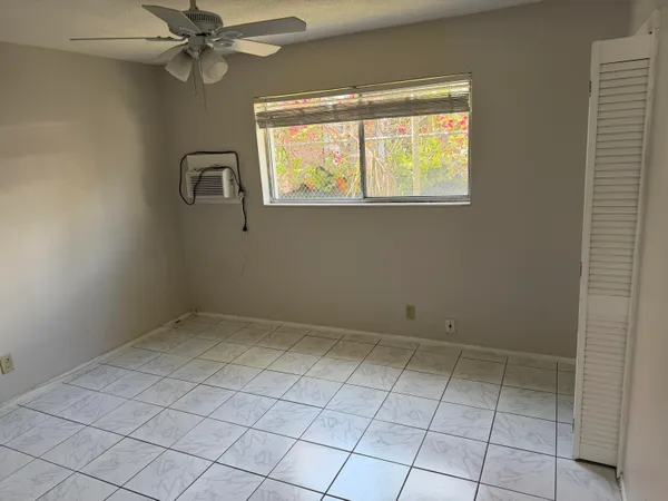 $1,550 | 1812 East Oakland Park Boulevard, Unit 33, Oakland Park, FL 33306