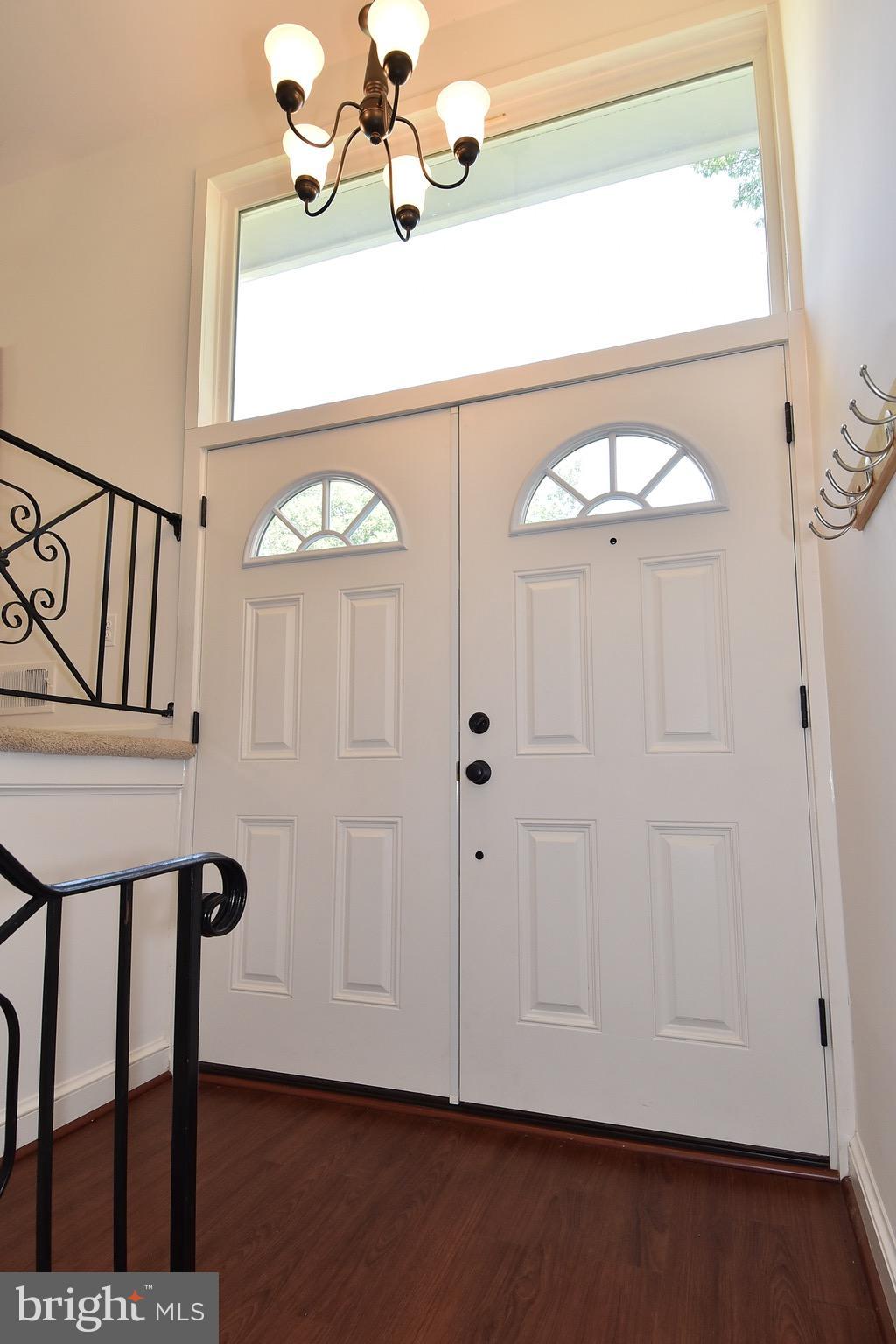 8205 Springfield Village Drive Springfield, VA 22152 - Photo 2 of 30 Interior (General)